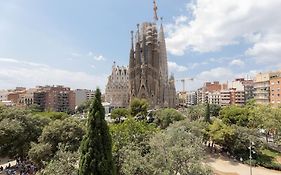 Housalia Sagrada Familia Views